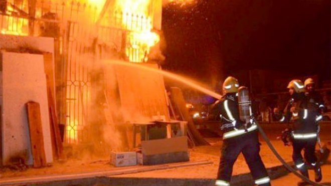 إصابة 3 أشخاص واختناق 7 آخرين في حريق بمسكن في بلعباس