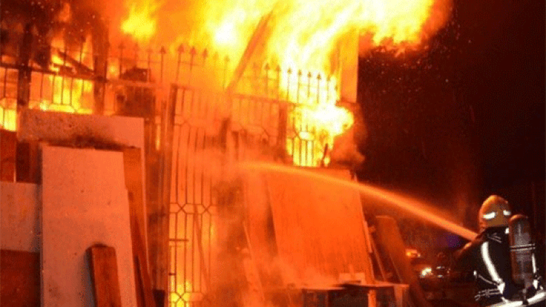 هلاك خمسيني في حريق مهول داخل منزل عائلي بخنشلة