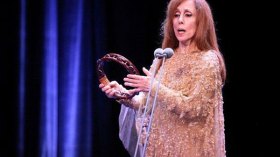 فيروز تقسم الساحة الفنية بأغنيتها الجديدة “لمين”