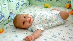 أمريكية تعرض طفليها للبيع على الفيسبوك