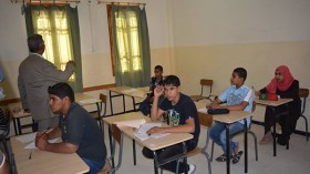 تلاميذ يضربون بالوادي احتجاجا على رزنامة البكالوريا