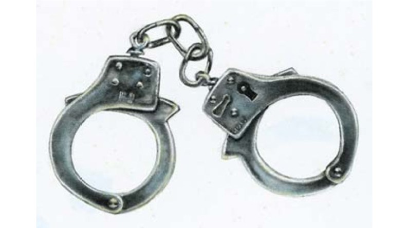 موظف بسيط يوزع سكنات وقطع أراض وقروض بنكية على الزوالية في معسكر!