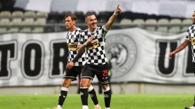 حماش يفتخر بجواز سفره الجزائري ويستعد لاستدعاء بلماضي