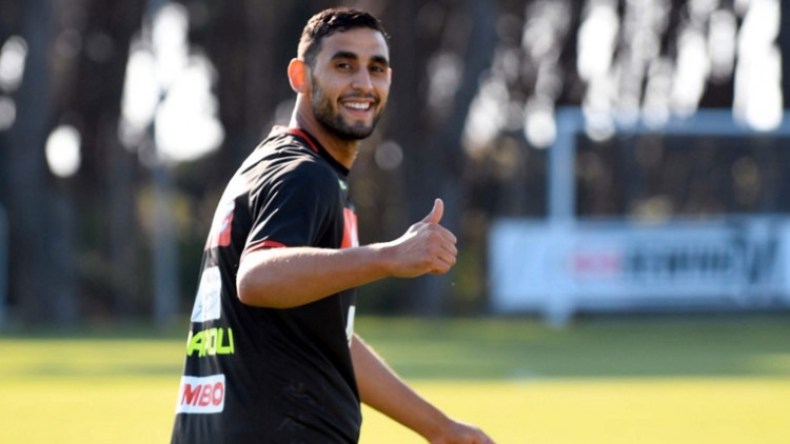 غلام يتضامن مع مُوظَّفي وعمّال فريق نابولي ماليا