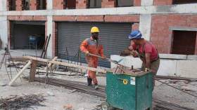 نفضّل عذاب الشمس على مذلة السرقة والسجون