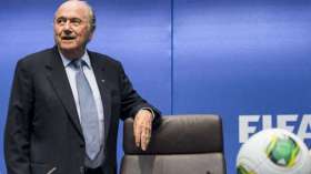 بلاتر يحتفل بـ “عيد الحب”… على مشارف العقد الثامن!؟