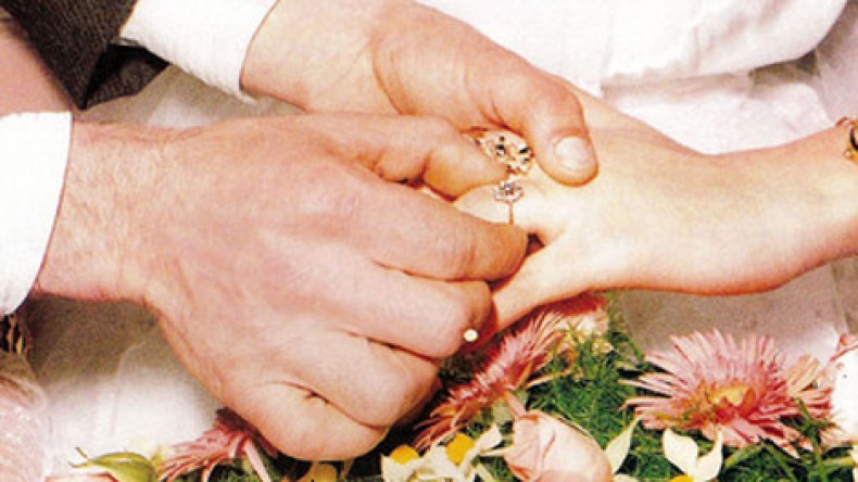 التي خطبها شقيقي كنت أتمناها زوجة لي