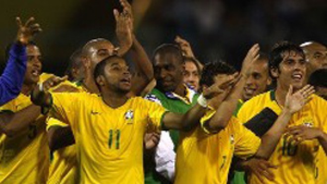 البرازيل تنتزع الصدارة العالمية في تصنيف الفيفا لشهر أفريل