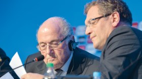 تصريحات فالك حول موعد مونديال 2022 بقطر تثير جدلا واسعا