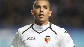 مدرب فالنسيا  متمسك بفغولي