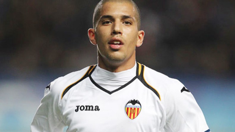 مدرب فالنسيا  متمسك بفغولي