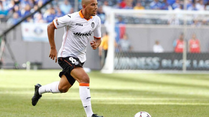 فالنسيا يؤجل مفاوضات تمديد عقد فيغولي إلى سبتمبر