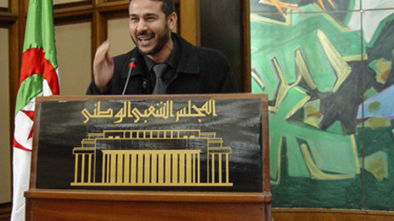 نواب الإصلاح يسألون مساهل عن أسباب غلق قناة “الأطلس”