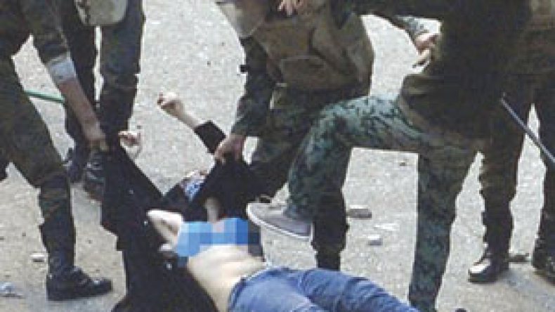 شاب‭ ‬مسيحي‭ ‬حاول‭ ‬إنقاذ‭ ‬الفتاة‭ ‬المحجبة‭ ‬بعد‭ ‬تعريتها‭ ‬