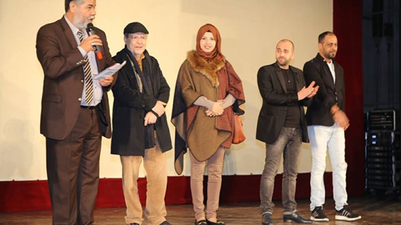 عمر قتلاتو يعود بعد أربعين سنة وينعي أوهام الدولة الوطنية