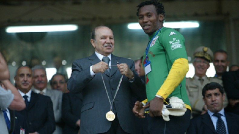 كاميروني يهدي بجاية تتويجا تاريخيا بكأس الجزائر