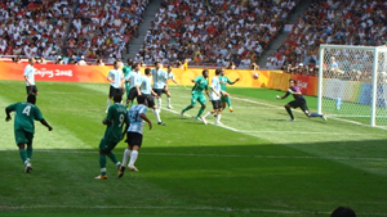 الأرجنتين تثأر لنفسها وتبقى على عرش الأولمبياد