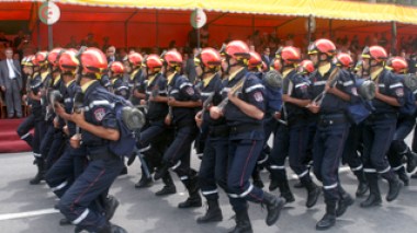 Fire fighters to stage sit-in next to Parliament in Algiers