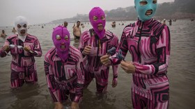 “فيسكيني”: لباس أكثر حشمة من “البوركيني” غير محظور