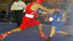 فليسي يقهر الفرنسي أسلوم في ترتيبية الاتحاد الدولي للملاكمة