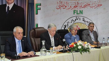 Trois ministres dans le bureau de Ould Abbès