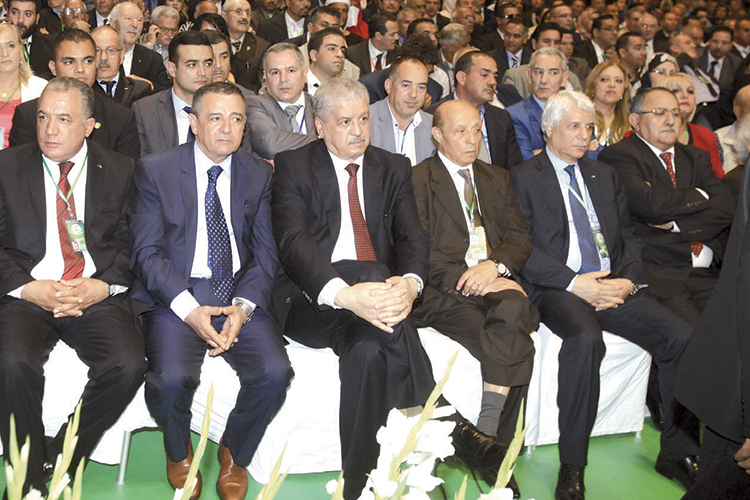 Le FLN se réapproprie le gouvernement !