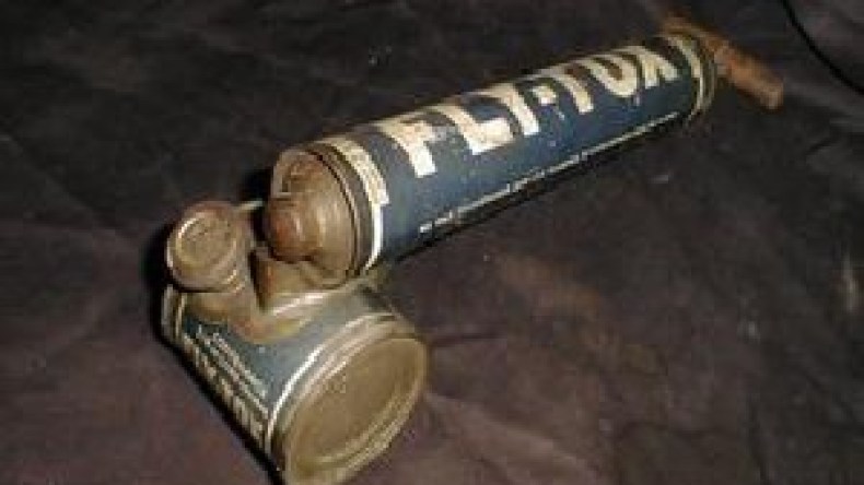 بلدية ترش المواطنين بمبيد الحشرات