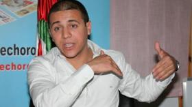 الأعلام‭ ‬الجزائرية‭ ‬ترفرف‭ ‬بسماء‭ ‬رام‭ ‬الله‭ ‬والشاب‭ ‬فضيل‭ ‬يلهب‭ ‬الفلسطينيين