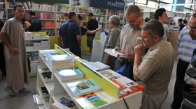 هل انتهى زمن الكتاب التقليدي لصالح أقراص الـ “دي في دي”؟