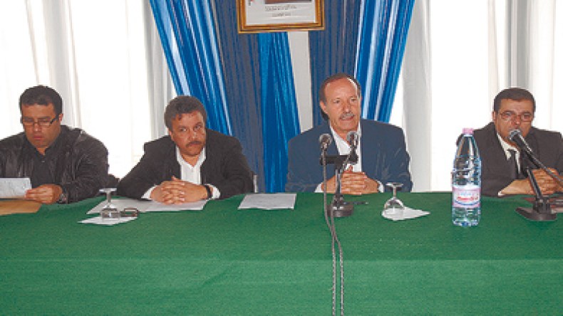 المعرض الوطني للكتاب يكرم الطاهر وطار ويستضيف فلسطين