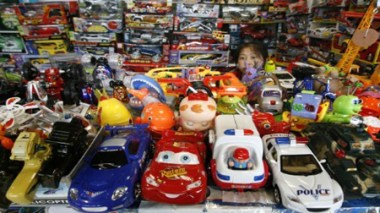 A la veille de l’Aïd : Des jouets fabriqués de déchets des hôpitaux envahissent nos marchés