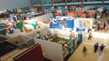 The 45th Algiers International Fair opens with 620 firms from 37 countries.