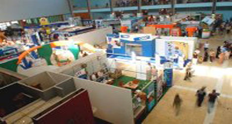 The 45th Algiers International Fair opens with 620 firms from 37 countries.