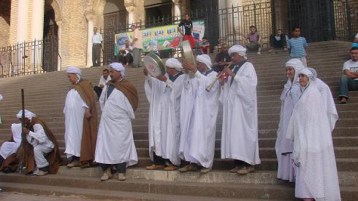 هل نحن مجرد فولكلور؟