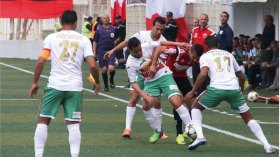 مدربون يقالون بالصيحات في الملاعب في الصباح ويعودون للتدريب في المساء!