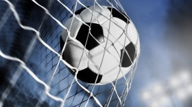 لاعبون جزائريون ينقلون مساوئ الدوري الجزائري إلى إفريقيا