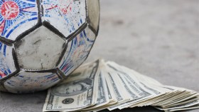 الرشوة الكروية: ما الوصفة لإيقاف النزيف؟