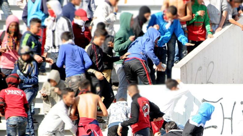 العنف يفسد عدة مباريات وتحذيرات من تفاقم الوضع في مرحلة العودة