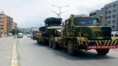 Des troupes syriennes massées à la frontière turque