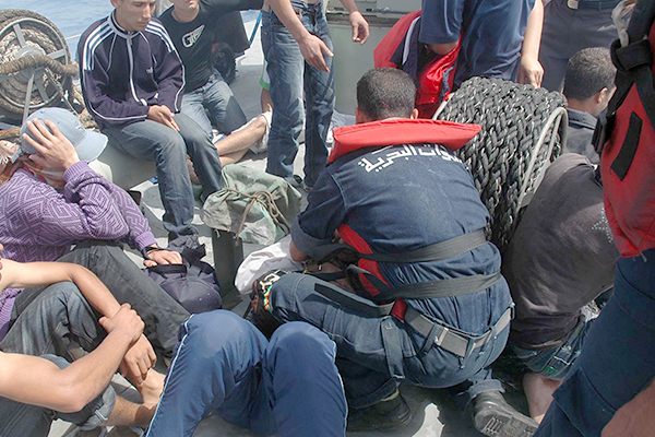 Forces navales: 57 réseaux de trafic des êtres humains démantelés