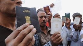 الرياض تصدر بطاقات بدل الإقامة لمقيمين من مواليد السعودية