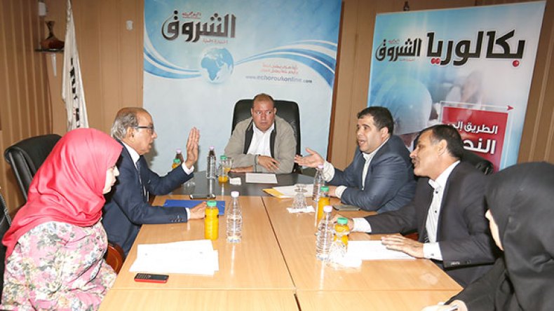 “خفّضوا رواتب المسؤولين .. واحفظوا جيوب المواطنين”