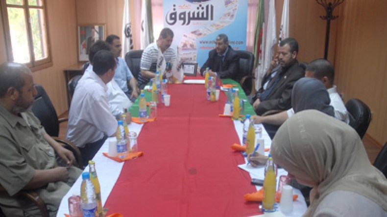 الوفد الجزائري العائد من غزة : دخلنا بالمساعدات و خرجنا بحفنة من تراب فلسطين هدية للشعب الجزائري