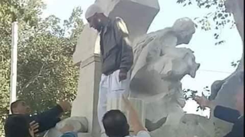 بومارطو.. بيكور..