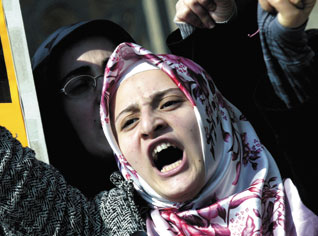 Les partis islamiques et l’association des ulémas se mobilisent contre les conditions d’établissement des documents biométriques