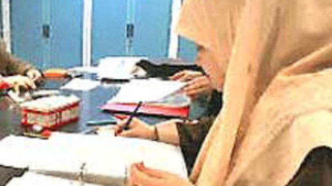 شركة أجنبية تخير عاملاتها بين نزع الحجاب أو الطرد من العمل!