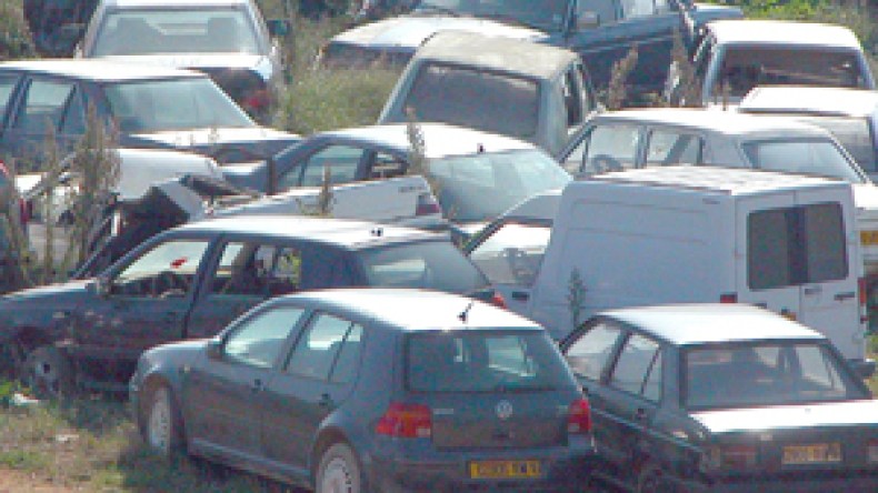 إمبراطورية تهريب السيّارات الفخمة من أوروبا إلى الجزائر تسقط في قبضة الدرك بوهران