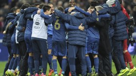 إتحاد الكرة الفرنسي “يصفع” تجّار الأغاني الرياضية