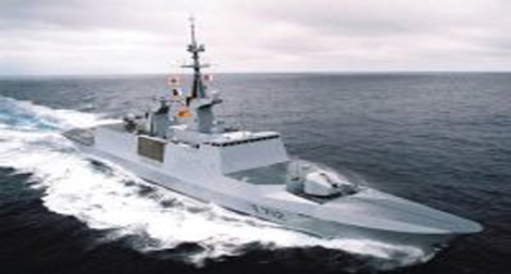 La frégate légère furtive Courbet de la marine française mouille au port d’Annaba