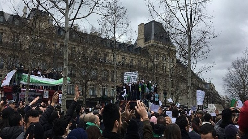 La communauté algérienne se mobilise à Paris contre un 5e mandat de Bouteflika